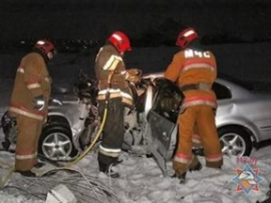 На 393-м километре трассы Р-23 в Опочецком районе не разъехались грузовой автомобиль и легковушка - 2017-02-11 08:21:00 - 1