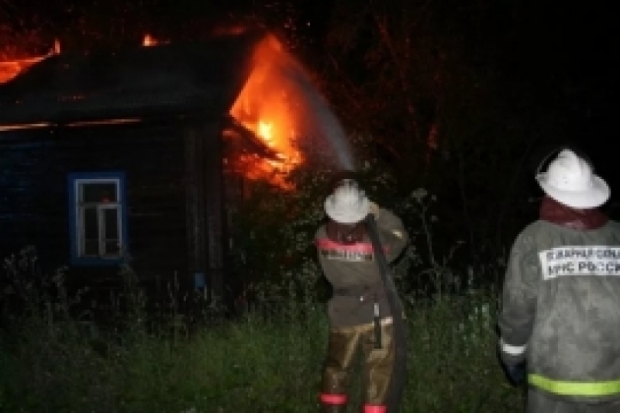 Шесть огнеборцев тушили возгорание жилого дома в Опочецком районе - 2017-10-23 06:17:00 - 1