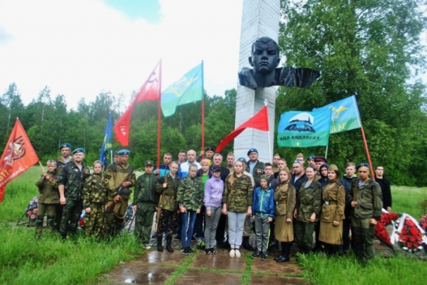В Великих Луках прошел первый православный молодежный военно-патриотический слет - 2017-06-28 08:22:00 - 1
