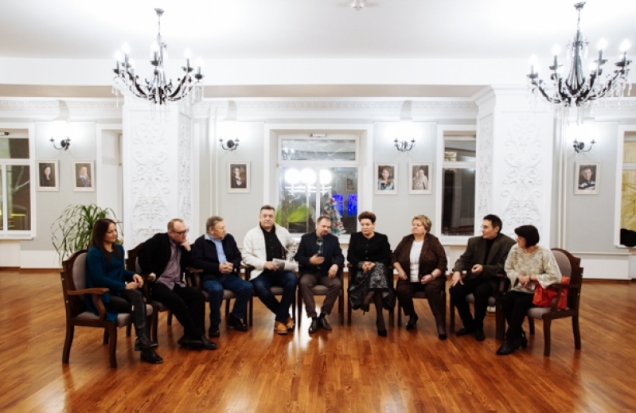 В Великих Луках начались гастроли Мурманского театра (+фото) - 2017-12-08 10:13:00 - 1