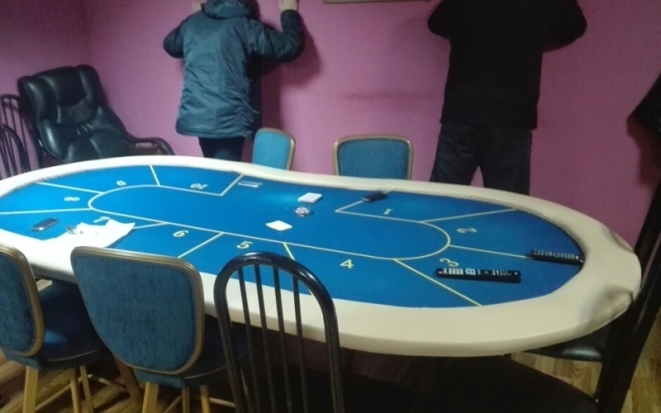 В Великих Луках полицией пресечена деятельность игорного клуба (ФОТО) - 2016-12-20 09:17:00 - 1