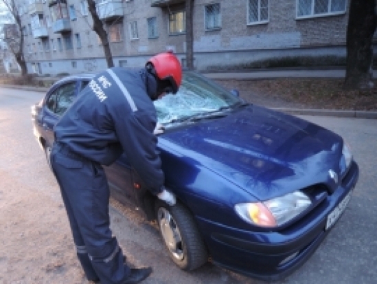 Легковушка сбила пешехода на проспекте Гагарина в Великих Луках - 2016-10-02 18:58:00 - 1