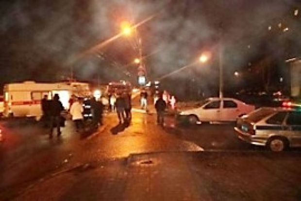 Под колеса легкового автомобиля попал пешеход в Пскове - 2017-10-20 21:38:00 - 1