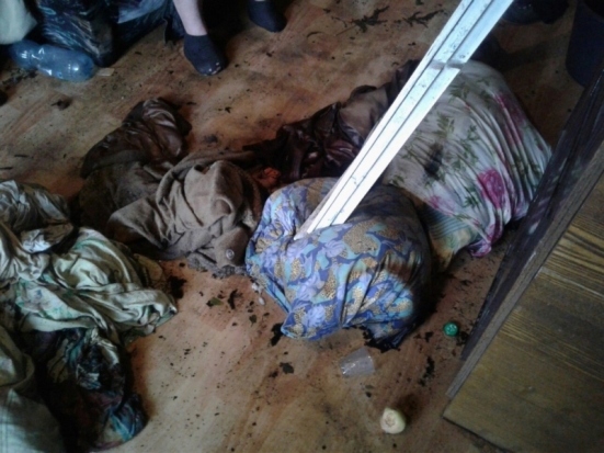 Фоторепортаж: горящий диван в Великих Луках - 2016-10-25 14:51:00 - 1