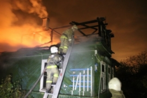 В деревне Лобок Невельского района локализован пожар в жилом доме - 2016-10-24 20:39:00 - 1