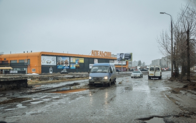 Разбитые улицы Великих Лук: городские дороги с каждым днем становятся все хуже (ФОТО) - 2017-03-01 12:56:00 - 1