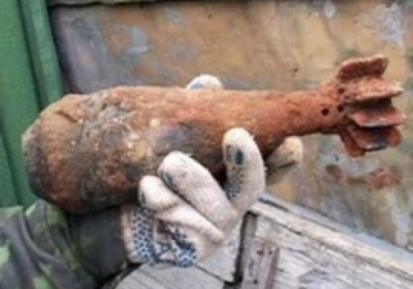 Псковские саперы разминировали «военную посылку» в деревне Ветошка - 2016-12-10 18:01:00 - 1