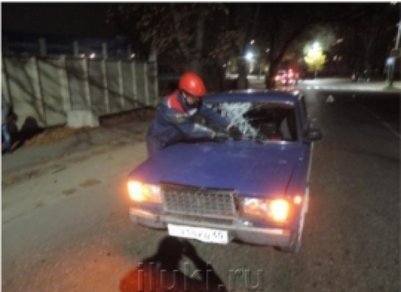 На улице 3-й Ударной Армии в Великих Луках автомобиль сбил пешехода - 2016-11-14 19:28:00 - 1