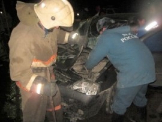 Две легковушки столкнулись на перекрестке улиц Калинина и Ветеранов войн в Острове - 2017-01-08 08:01:00 - 1