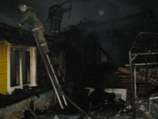 В Стругокрасненском районе огнем поврежден жилой дом - 2016-10-16 08:55:00 - 1