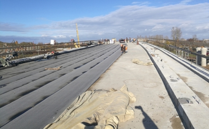 В Великих Луках продолжается строительство путепровода через железную дорогу (фото) - 2017-10-20 16:23:00 - 1