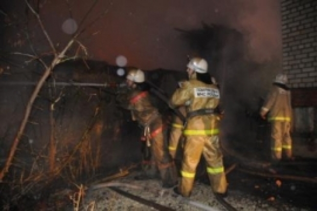 В Маево Новосокольнического района сгорели надворные постройки - 2016-11-29 21:01:00 - 1
