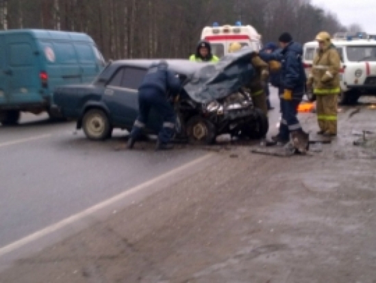 Две легковушки не разъехались на трассе М20 в Пушкиногорском районе - 2016-10-14 18:34:00 - 1