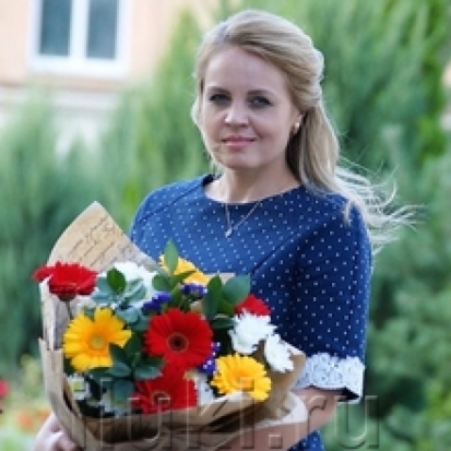 Продолжается голосование за финалистов конкурса «Библиотекарь-2017», великолучанка Алена Фролова на данный момент занимает второе место - 2017-10-05 14:26:00 - 1