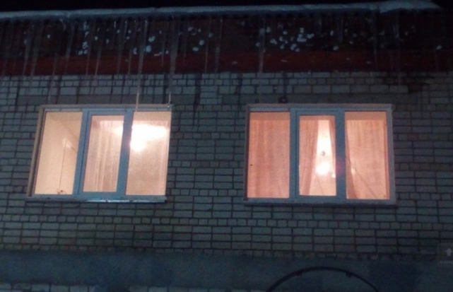 В одной из школ Великолукского района не сбивают сосульки - 2016-11-09 13:41:00 - 1