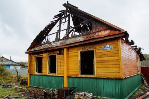 Следственный комитет проводит проверку по факту гибели трех человек на пожаре в Великих Луках - 2016-09-23 17:43:00 - 1