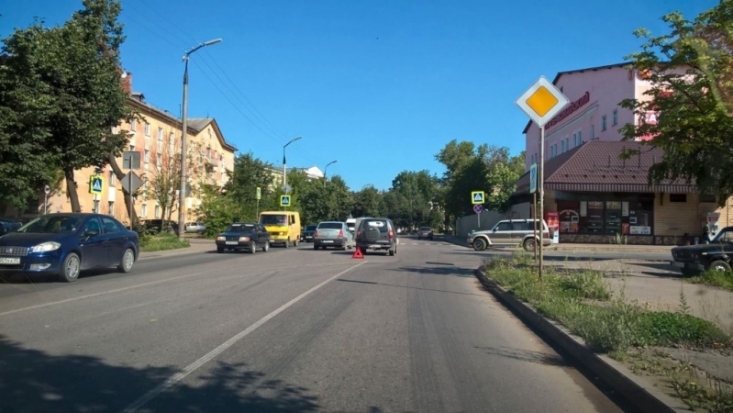 ДТП на Октябрьском проспекте в Великих Луках (ФОТО) - 2017-08-10 10:54:00 - 1
