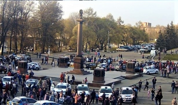 Смотри LIVE: открытие ралли «Голубые озера-2018» в Великих Луках - 2018-04-29 18:03:00 - 1