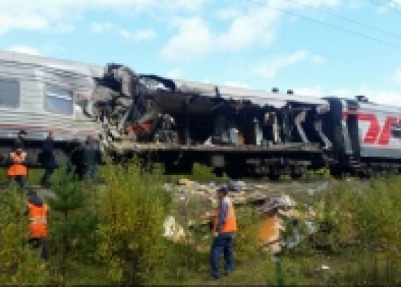 По факту столкновения пассажирского поезда и грузовика под Нижневартовском возбуждено уголовное дело - 2017-09-11 08:43:00 - 1