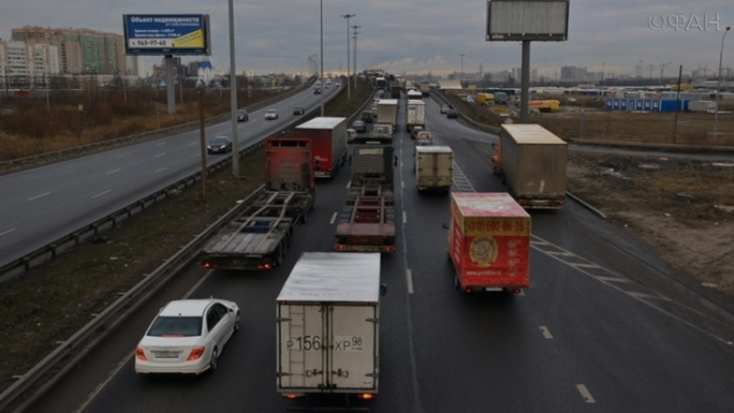 Водитель в Петербурге угнал фуру с алкоголем на 4 млн рублей - 2016-10-19 19:44:00 - 1