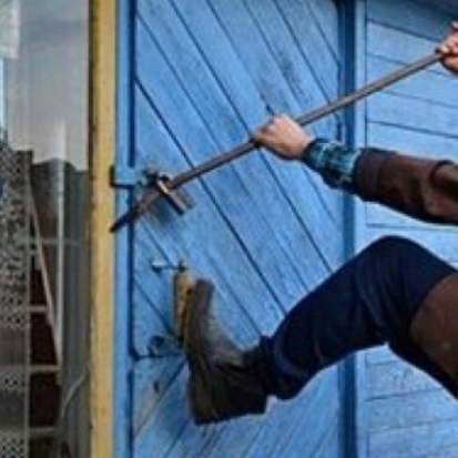 Директор фирмы заявил о том, что из магазина в Великих Луках похищено не менее 145 500 рублей - 2016-09-27 19:18:00 - 1