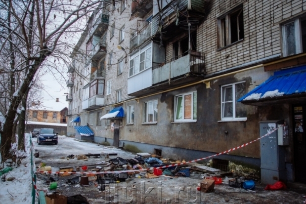 Поджигатели с улицы Зверева vs брандспойт и снежки: эксклюзивное видео с места ЧП в Великих Луках - 2016-12-06 18:21:00 - 1