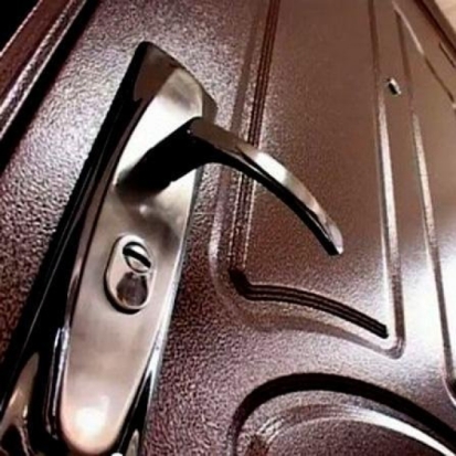 В Петербурге двух детей в возрасте 1 и 5 лет оставили одних в квартире на несколько дней - 2016-09-22 14:32:00 - 1