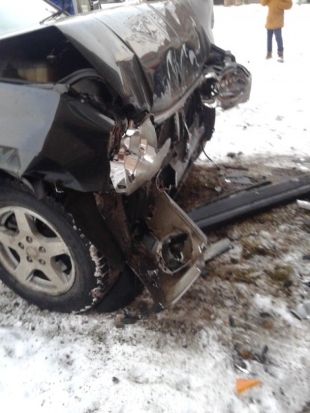 Пьяный водитель въехал в многоэтажку (ФОТО) - 2016-11-09 23:21:00 - 1