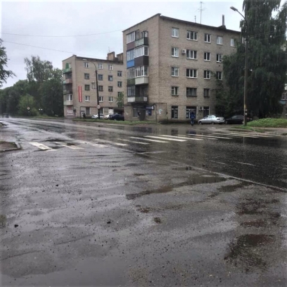 «Кровавый» пешеходный переход на улице Холмской в Великих Луках продолжает свою жатву – люди пишут - 2017-07-16 18:01:00 - 1