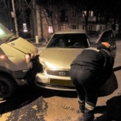 Две легковушки не разминулись на трассе Псков – Гдов - 2016-12-23 06:24:00 - 1