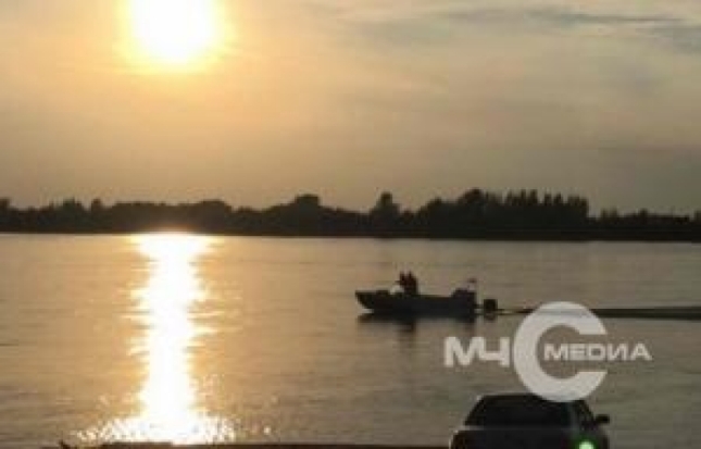 Лодка с пятью рыбаками перевернулась на реке Обь, поиски троих продолжаются - 2017-09-18 08:43:00 - 1
