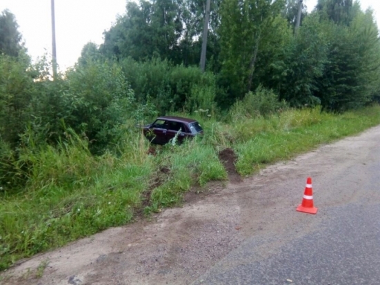 Перелом уха получил пассажир в результате «пьяного» ДТП в Великолукском районе (ФОТО) - 2017-08-01 21:46:00 - 1