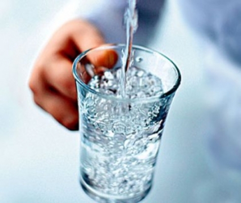 Работники Водоканала вернули водоснабжение в дом №13 по улице Гоголя в Великих Луках - 2017-01-29 13:34:00 - 1