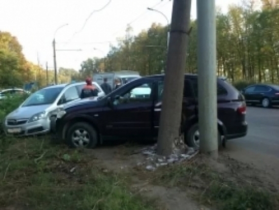 В Печорском районе две легковушки попали в аварию - 2017-07-16 11:21:00 - 1