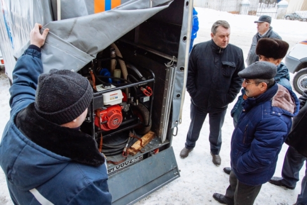 В Великих Луках прошел смотр спасательной техники (ФОТО) - 2018-02-08 15:32:00 - 1
