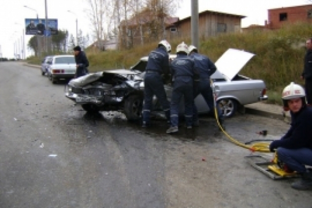В Стругах Красных не разъехались две легковушки - 2016-09-27 18:01:00 - 1