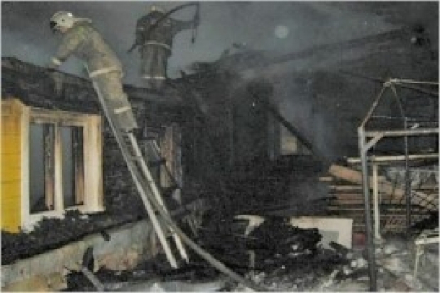 Два пожарных расчета выезжали в деревню Мельницы Псковского района на возгорание в нежилом доме - 2017-01-28 21:13:00 - 1