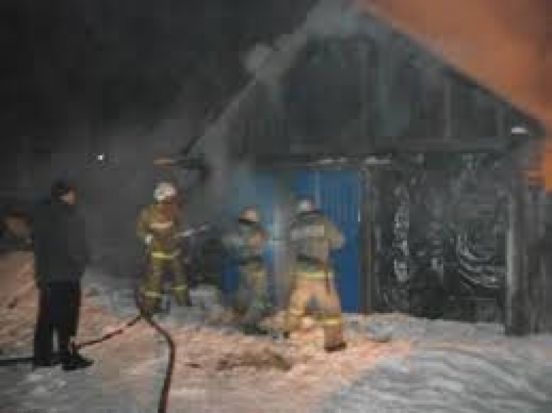 На улице Ранней в Пскове локализован пожар в дачном доме - 2016-12-05 07:09:00 - 1