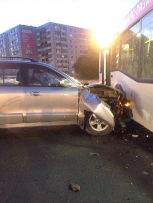 В псковский автобус врезался пьяный водитель: подробности аварии - 2016-10-03 23:29:00 - 1