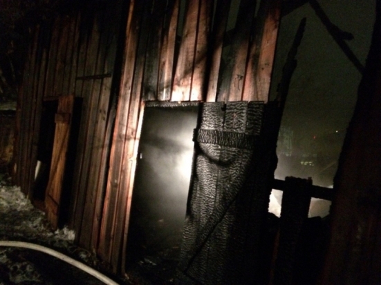 Блок сараев горел в Великих Луках (ФОТО) - 2016-12-20 10:17:00 - 1