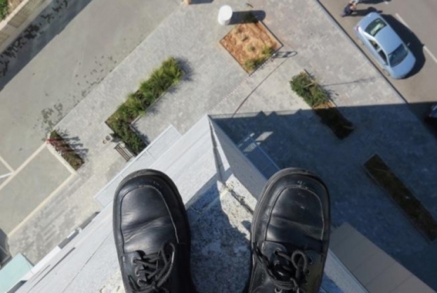 Напился и свалился. Великолучанин спрыгнул с четвертого этажа - 2016-11-11 14:08:00 - 1