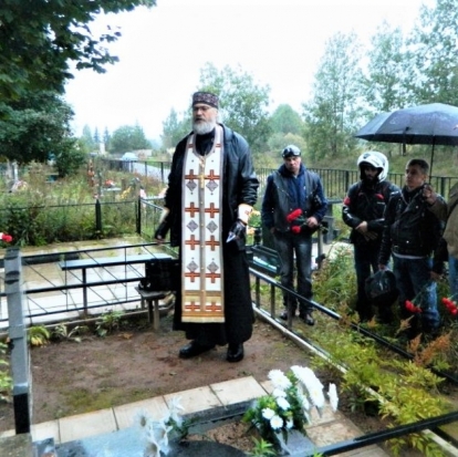 В Великих Луках молитвенно почтили память погибших мотоциклистов - 2017-09-20 07:57:00 - 1