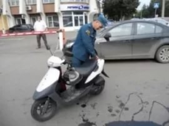 Два скутера не смогли разминуться в Острове - 2017-09-01 19:31:00 - 1