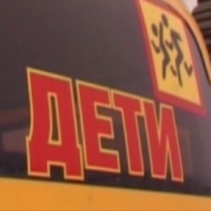 В Псковской области у автобуса, перевозившего школьников, оторвались два задних колеса - 2016-10-14 17:46:00 - 1