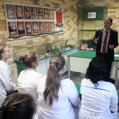 Студенты Великолукского медицинского колледжа узнали много нового о всемирном молодежном движении (ФОТО) - 2017-10-20 20:55:00 - 1