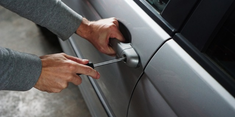 В Великих Луках раскрыт угон автомобиля - 2021-01-12 15:13:00 - 1