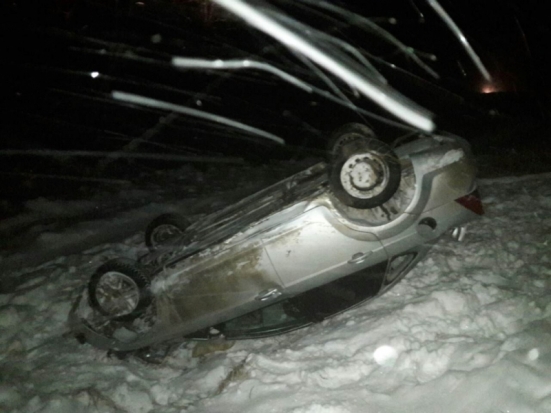 Жертвы непогоды. В ДТП в Великолукском районе пострадали две девушки (ФОТО) - 2016-12-05 12:08:00 - 1