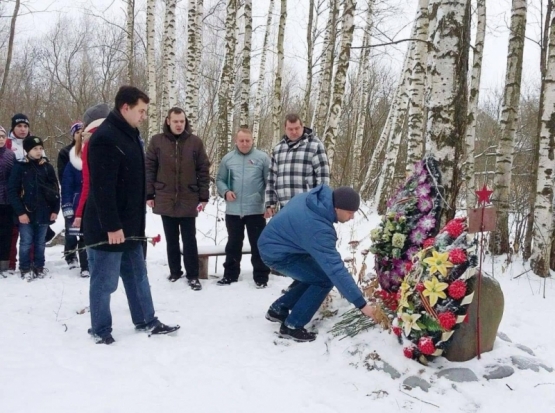 В День Неизвестного Солдата в Великолукском районе почтили память бойцов Красной Армии (ФОТО) - 2016-12-03 18:38:00 - 1