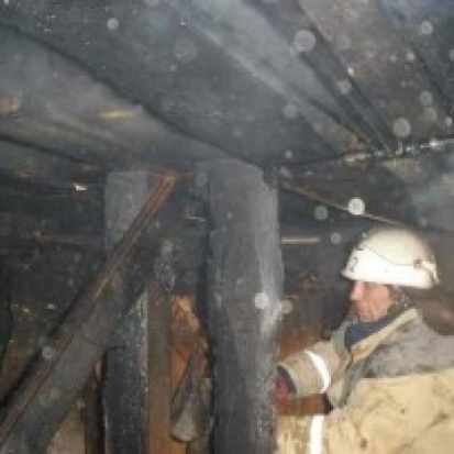 На улице Сибирцева в Великих Луках горел жилой дом - 2016-12-15 08:36:00 - 1