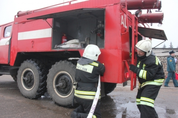 Из, предположительно, подожженной квартиры в Великих Луках в больницу с ожогами доставлена женщина - 2017-08-26 10:31:00 - 1